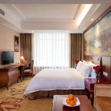 Vienna Hotel Puning South Huancheng Road High-Speed Train Station Экстерьер фото