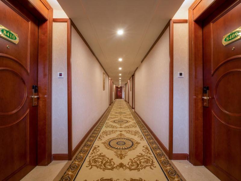 Vienna Hotel Puning South Huancheng Road High-Speed Train Station Экстерьер фото